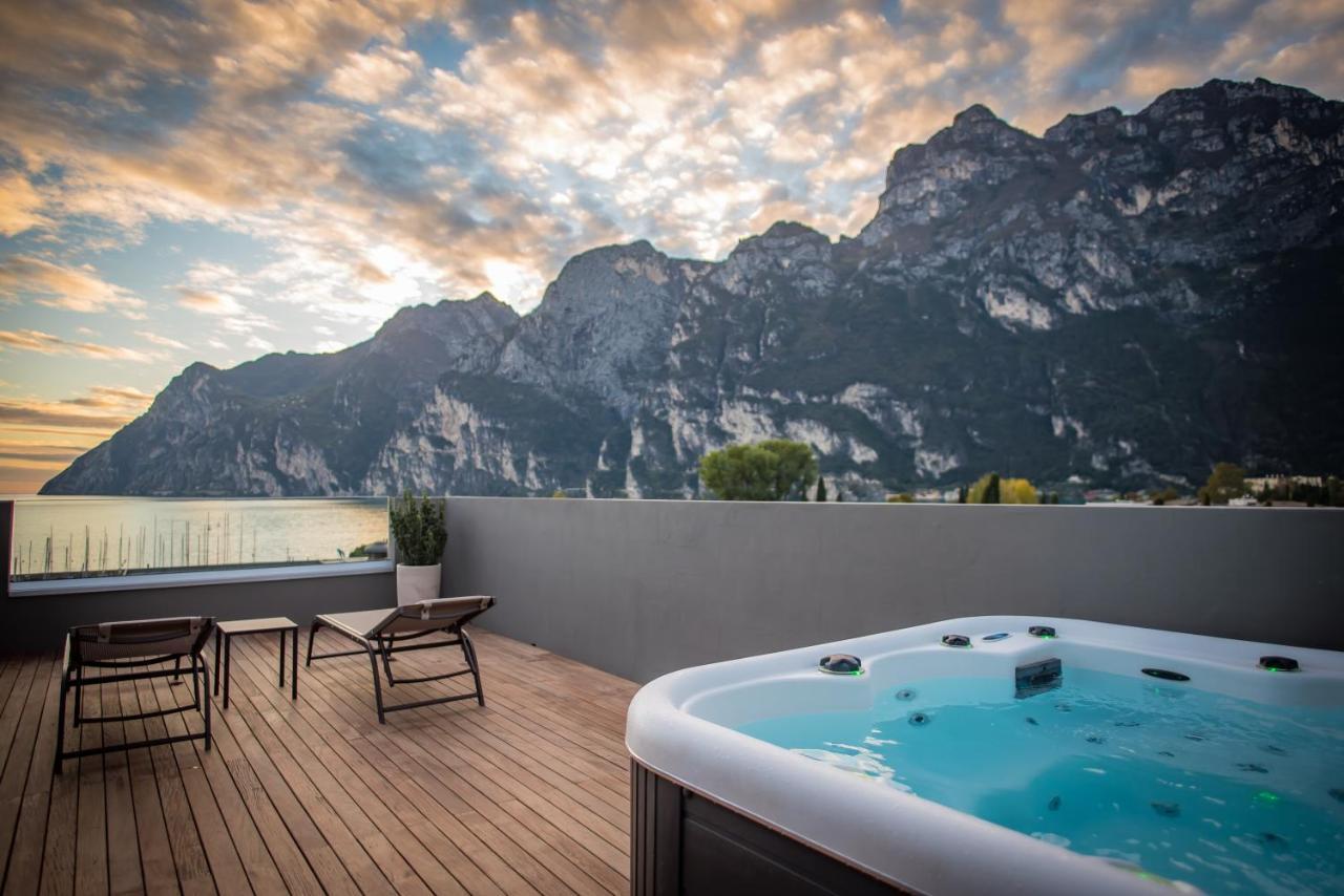Hotel Villa Enrica Riva del Garda Luaran gambar