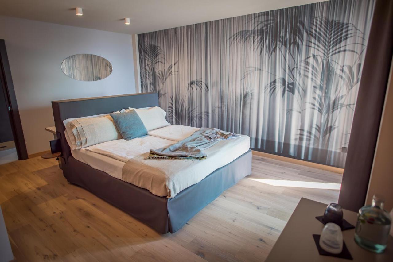 Hotel Villa Enrica Riva del Garda Luaran gambar