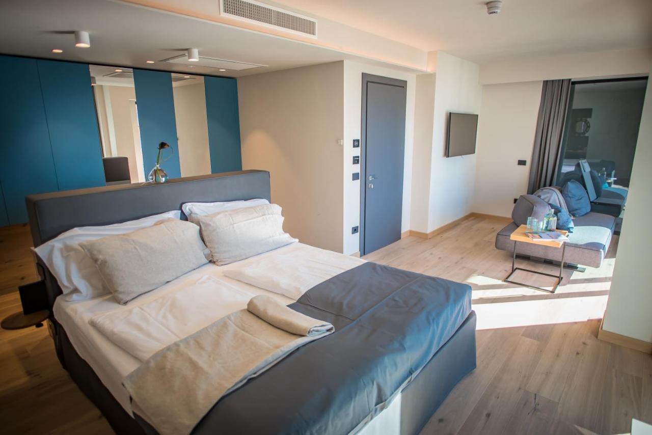 Hotel Villa Enrica Riva del Garda Luaran gambar