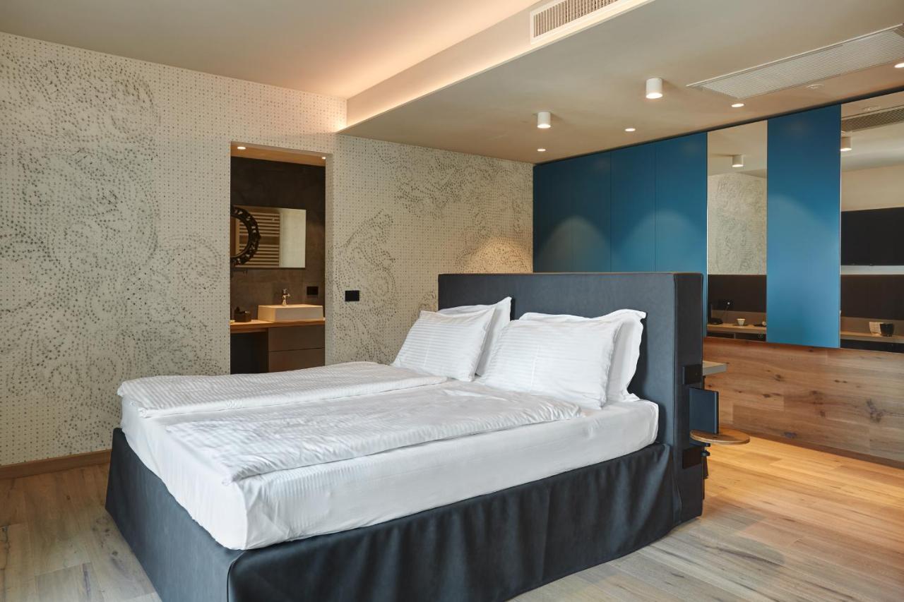 Hotel Villa Enrica Riva del Garda Luaran gambar