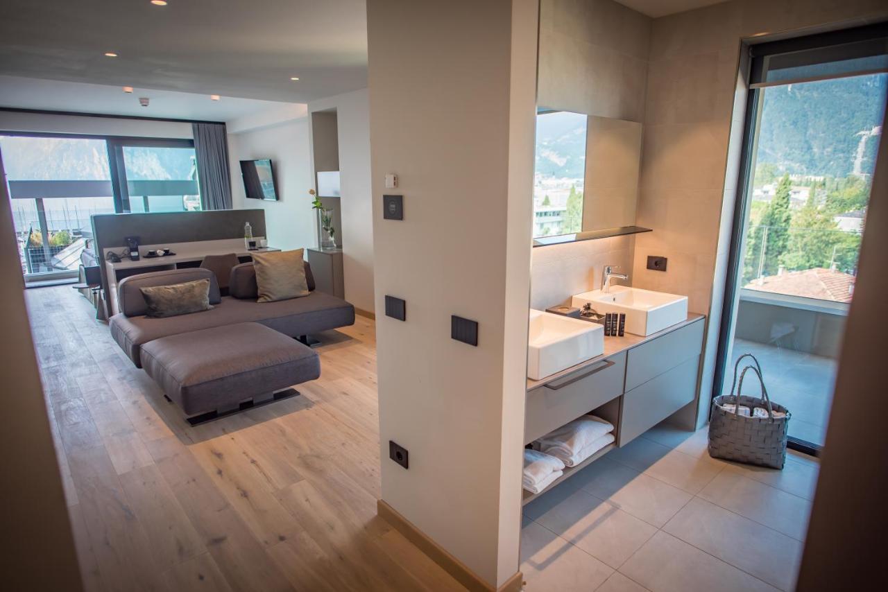 Hotel Villa Enrica Riva del Garda Luaran gambar
