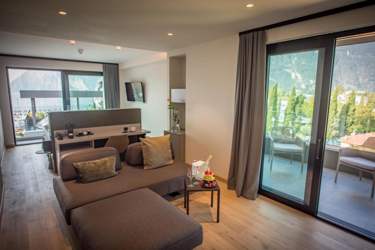 Hotel Villa Enrica Riva del Garda Luaran gambar