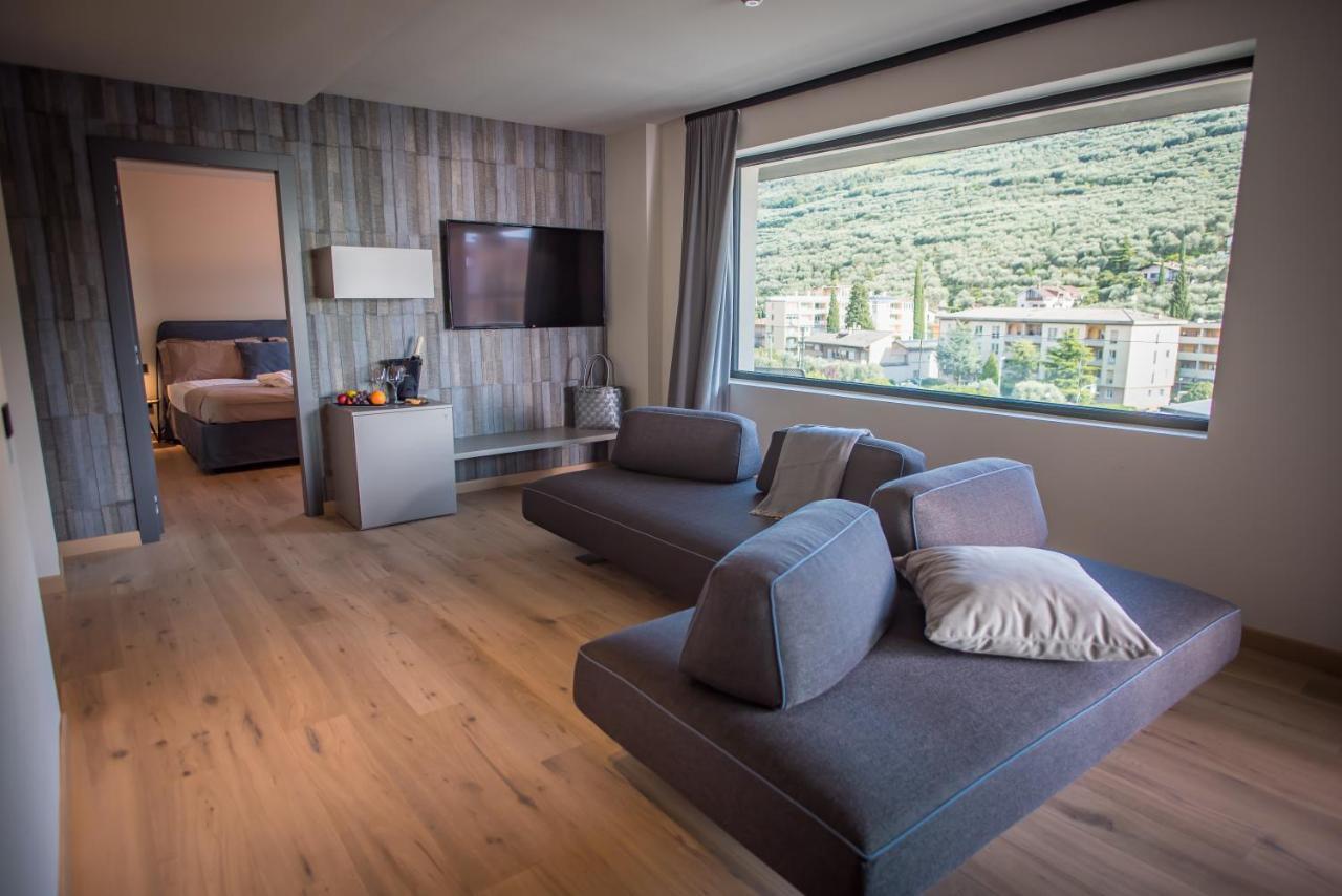 Hotel Villa Enrica Riva del Garda Luaran gambar